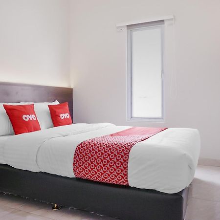 Super Oyo 90115 Near Pasar Baru Otel Cakarta Dış mekan fotoğraf